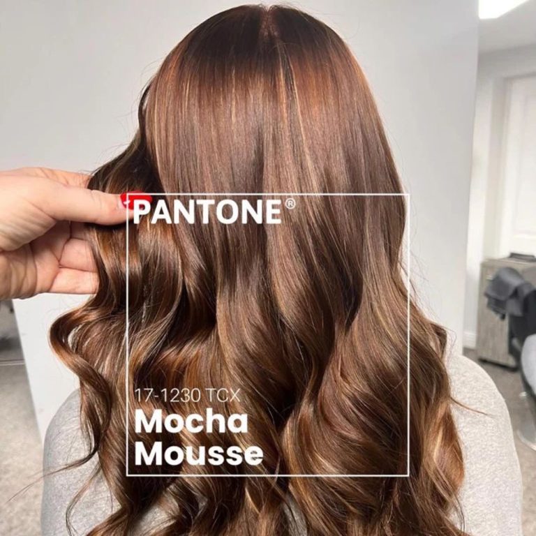 Mocha Mousse – The color that took hair salons by storm in 2025